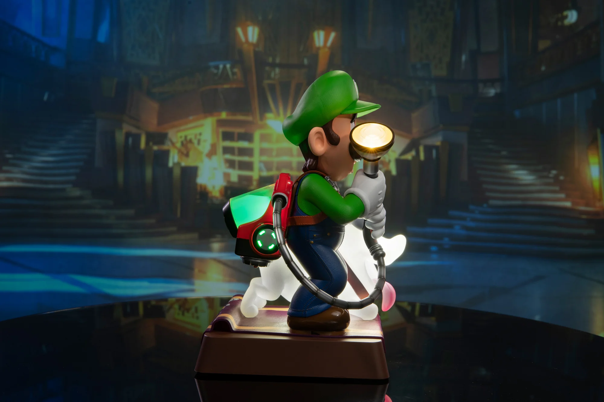 Luigi's Mansion 3 - Luigi & Polterpup 9" PVC Painted Statue (Collector's Edition) - Image 3