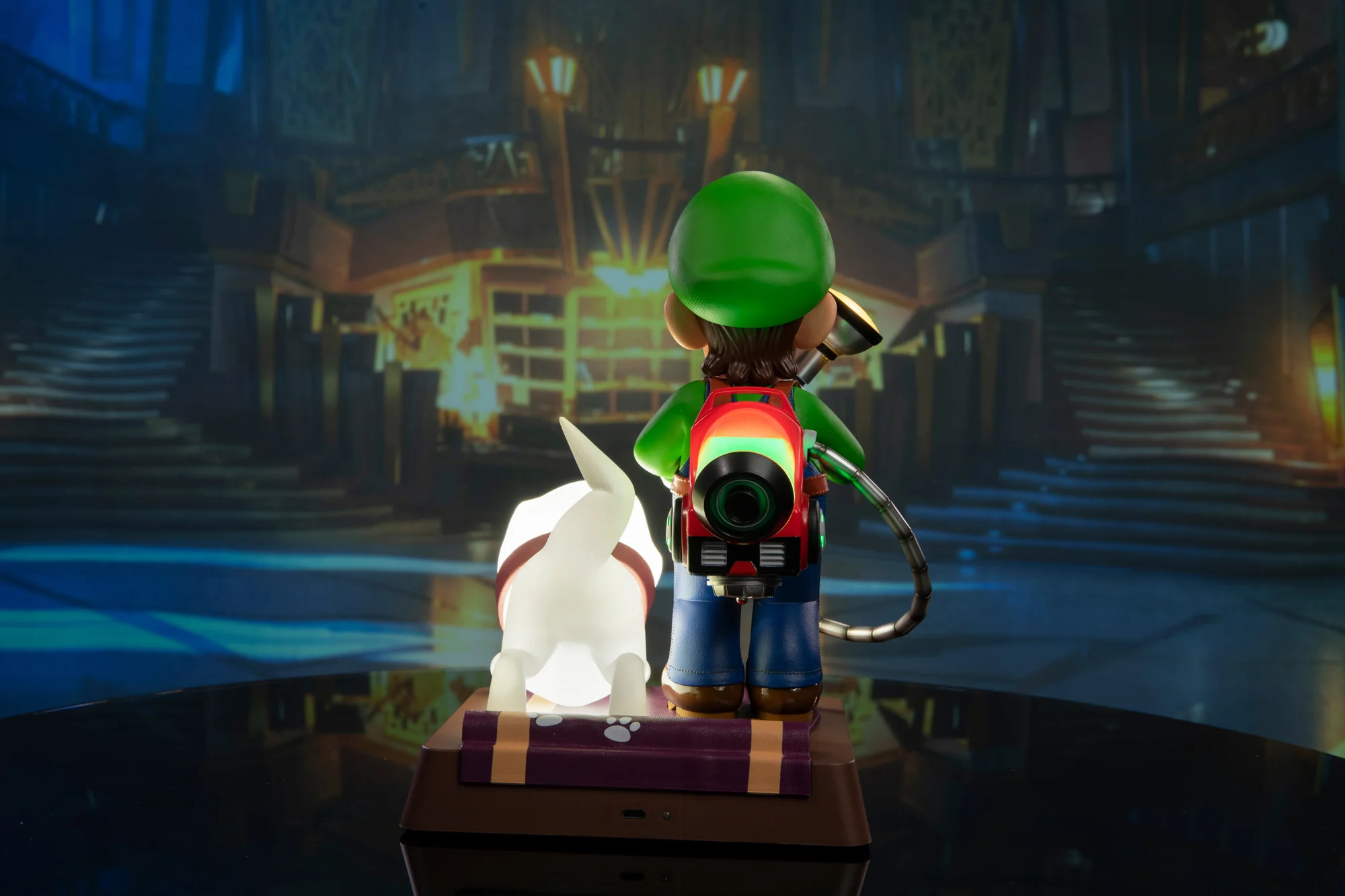 Luigi's Mansion 3 - Luigi & Polterpup 9" PVC Painted Statue (Collector's Edition) - Image 4