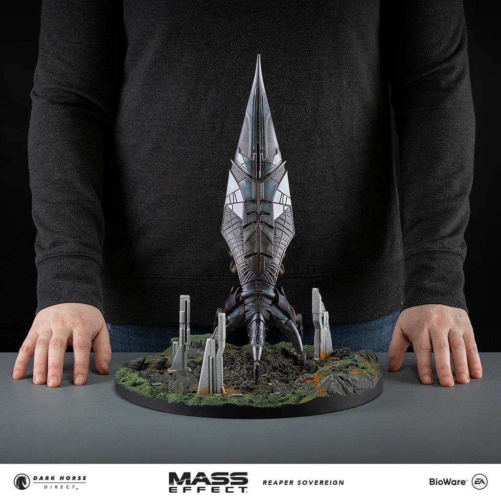 Mass Effect: Reaper Sovereign Ship 14" Replica - Image 2